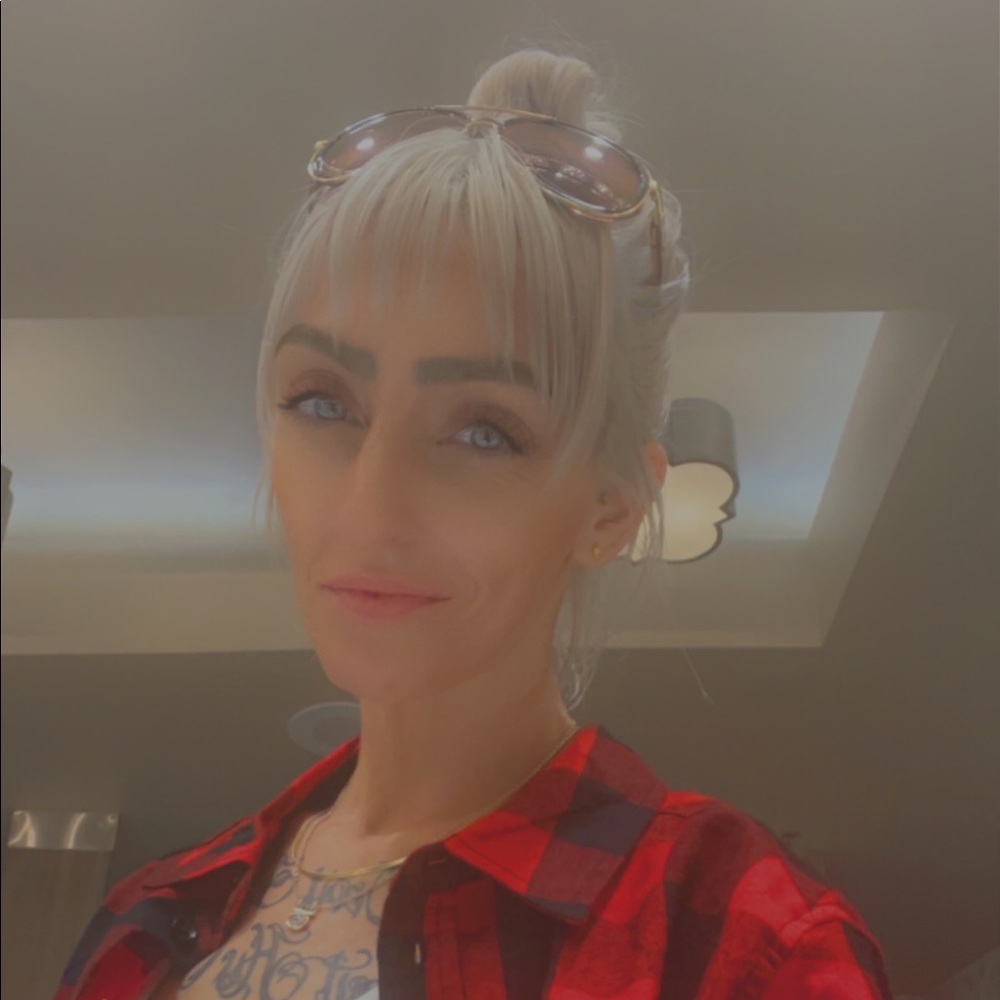 Meet your Posher, Christy